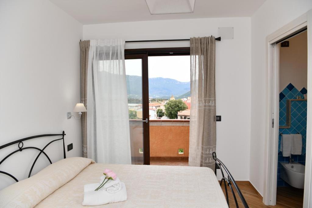 B&B Peonia Orgosolo Buitenkant foto